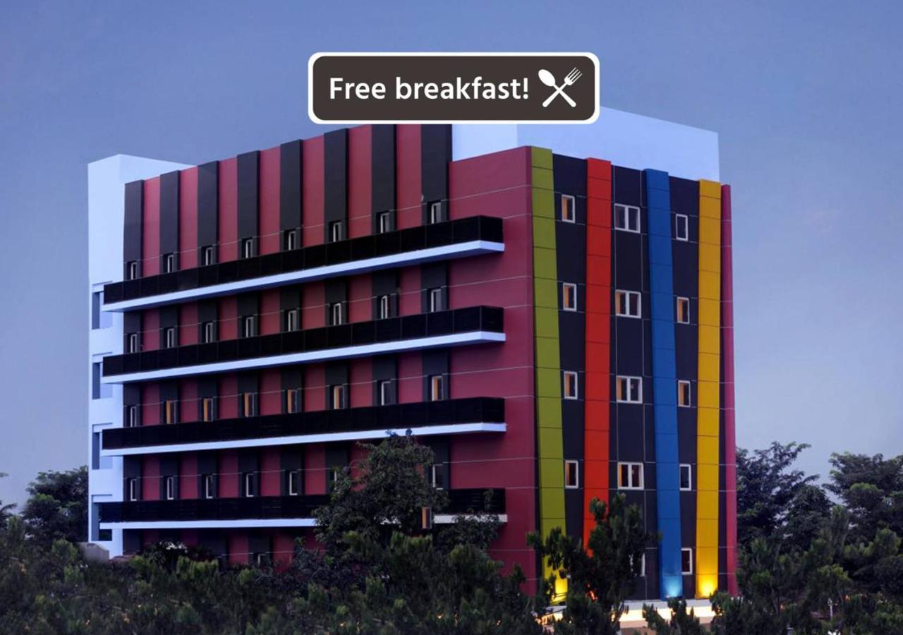 Amaris Hotel Senen Джакарта Экстерьер фото