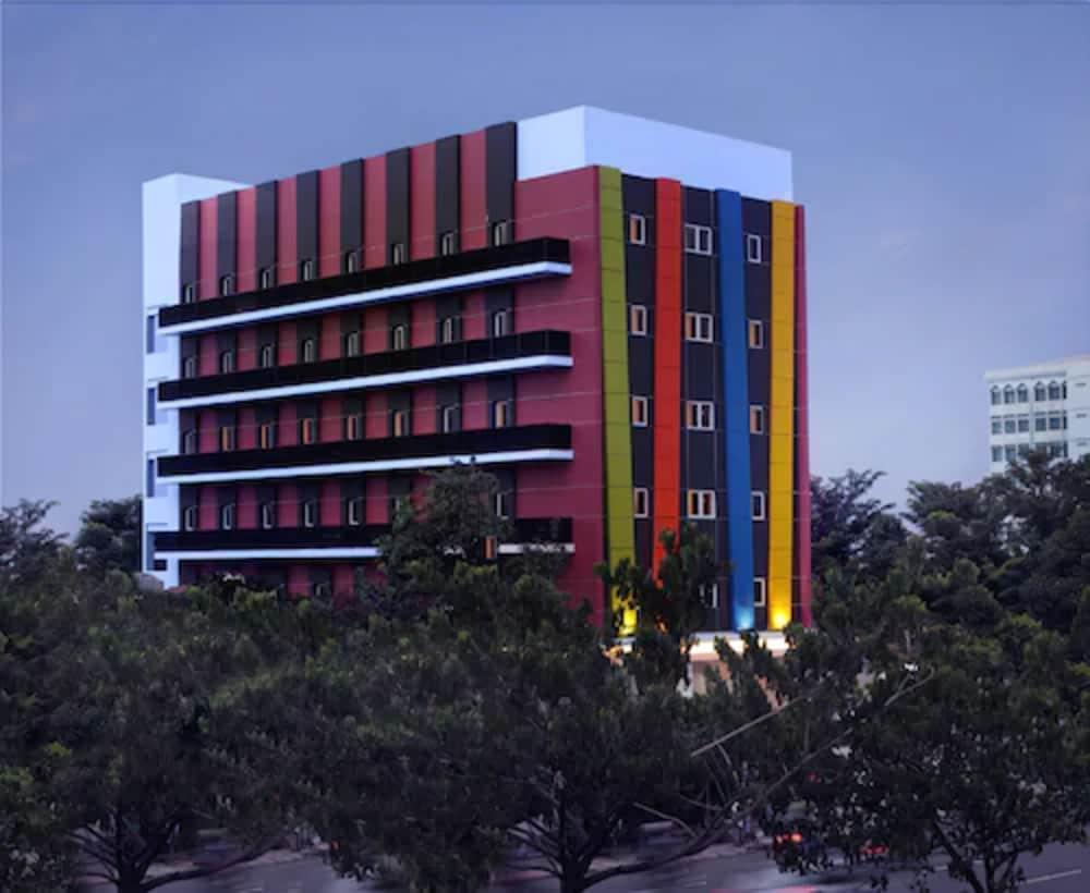 Amaris Hotel Senen Джакарта Экстерьер фото