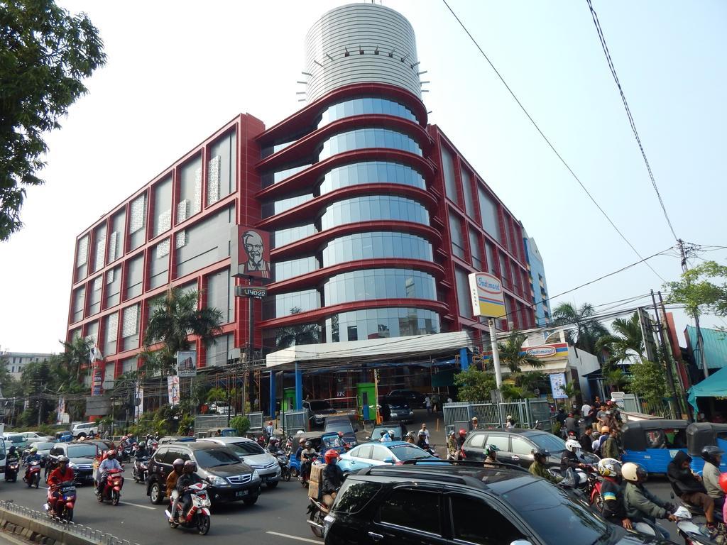 Amaris Hotel Senen Джакарта Экстерьер фото